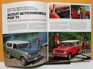 1971 International Harvester Scout Model 800B Sales Brochure and Specification