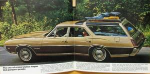 1970 Oldsmobile Vista Cruiser Wagon Color Sales Folder Original