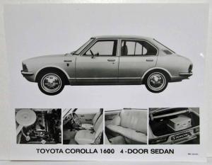 1971 Toyota Auto Show Press Kit in Folder with Pictures