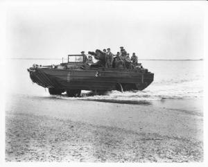 1942-1945 DUKW Factory Press Photo - Modified GMC CCKW Truck - Duck Boat 0028