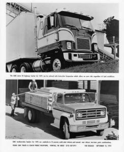 1975 GMC Astro 95 Cabover and Medium Duty Truck Hauler Factory Press Photo 0199