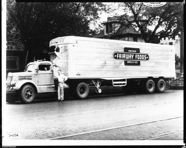 1950s White Truck Press Photo 0058 - Fairway Foods - Owner Operated