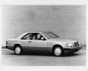 1991 Mercedes-Benz 300CE Coupe Press Photo and Release 0011