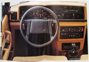 1985 Volvo 240 Series Sales Brochure - Japanese Text