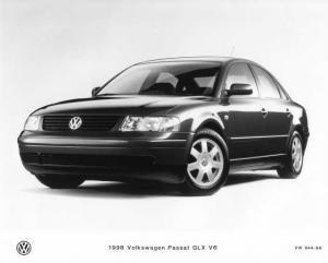 1996 Volkswagen VW Passat GLX V6 Press Photo 0074