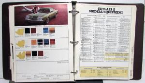 1976 Oldsmobile Sales Handbook Starfire Omega Cutlass Toronado NightyEight Delta