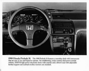 1988 Honda Prelude Dash Press Photo 0078