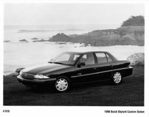 1996 Buick Skylark Custom Sedan Press Photo 0283